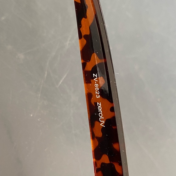 Tortoise Shell Polarized Retro Inspired High Fashion Oversize Round Sunglasses - Picture 9 of 10